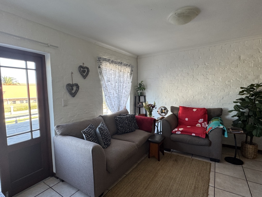 2 Bedroom Property for Sale in Sandbaai Western Cape
